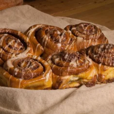 cinnamon-rolls-6-pack-crust-bakery-fenton-mi-img_9922-my