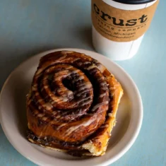 CRUST-a_baking_company-Fenton-MI-Cinnamon Roll _ Coffee_Social_CRUST-1650px