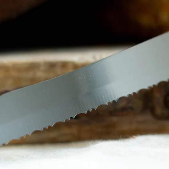 CRUST - a baking company_gear_CrustKnife_05