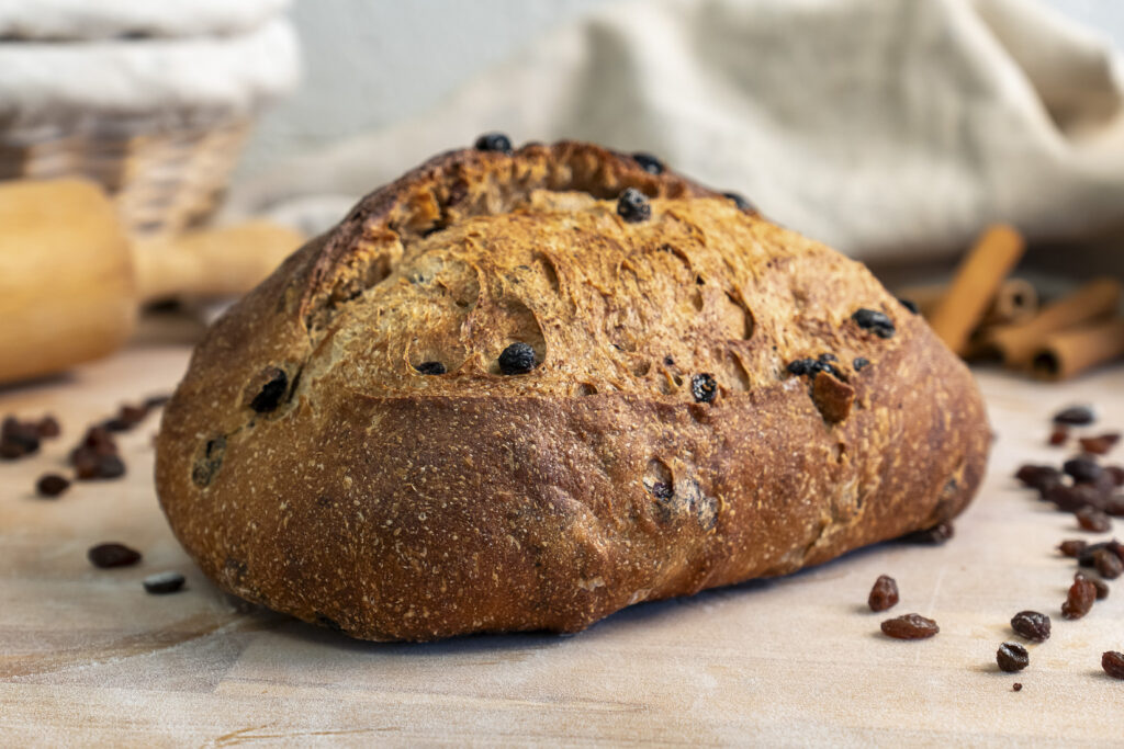 CINNAMON RAISIN TABLE CRUST a banking co fenton mi 1650px